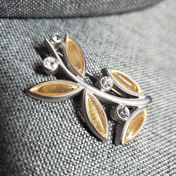 Brooch - Picture 2 of 6